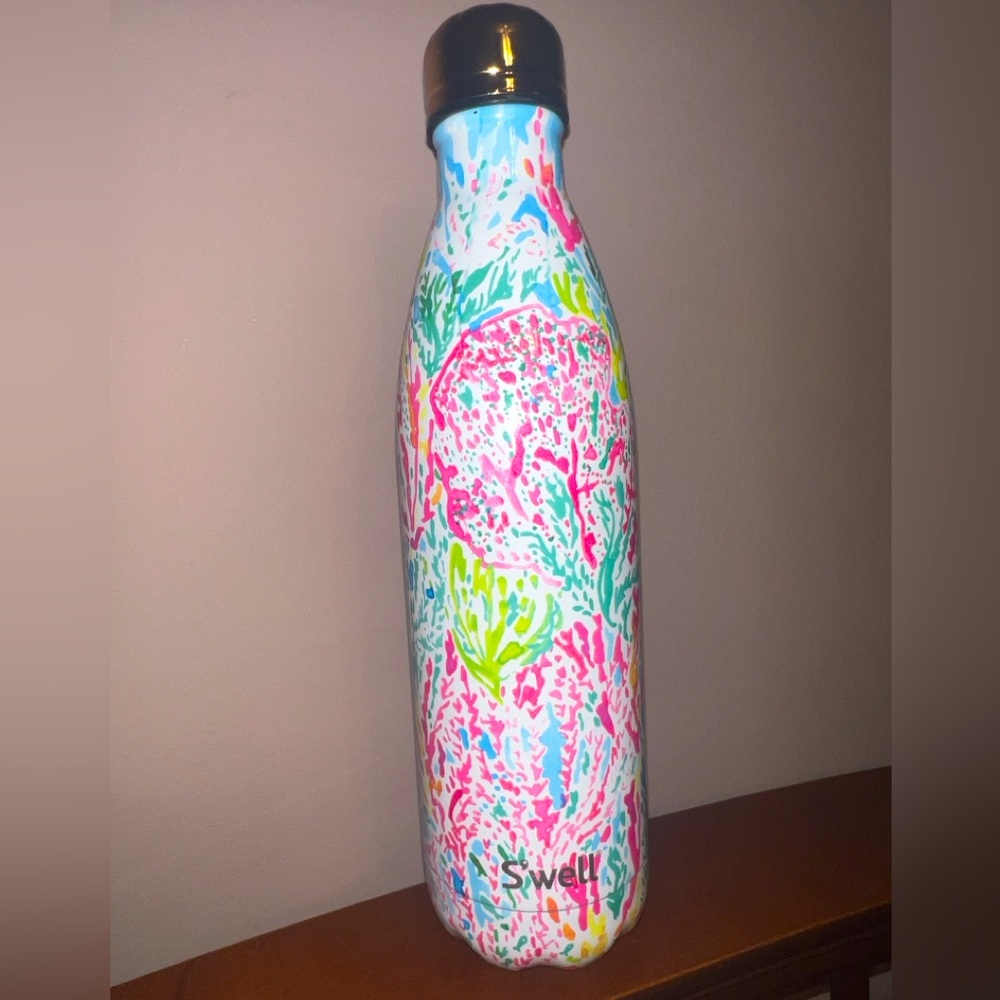 Lilly pulitzer swell 25oz/750ml